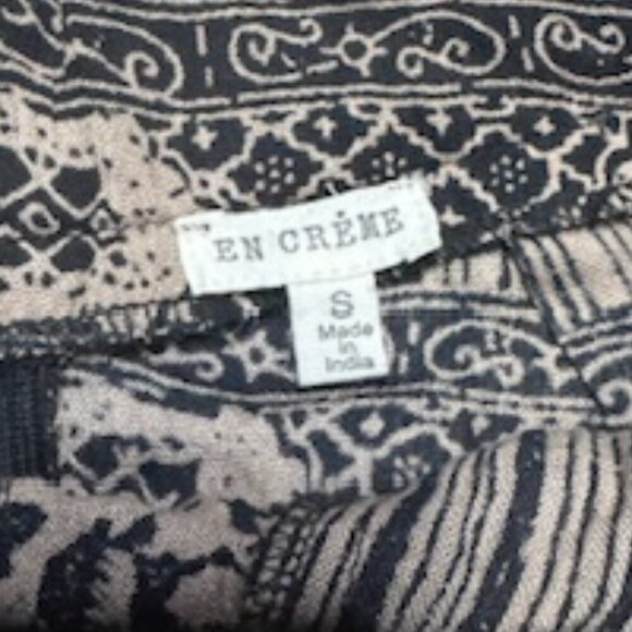 En Crème Boho Ruffle Hem Shorts Size Small – Great Condition - Tribal Pattern - Picture 2 of 8